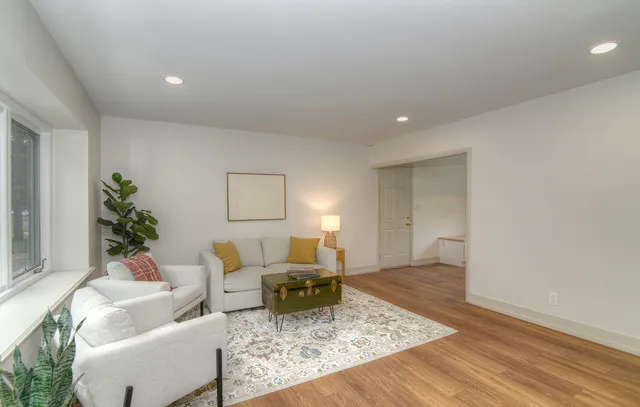 $339,000 | 600 Sussex Lane, Crystal Lake, IL 60014