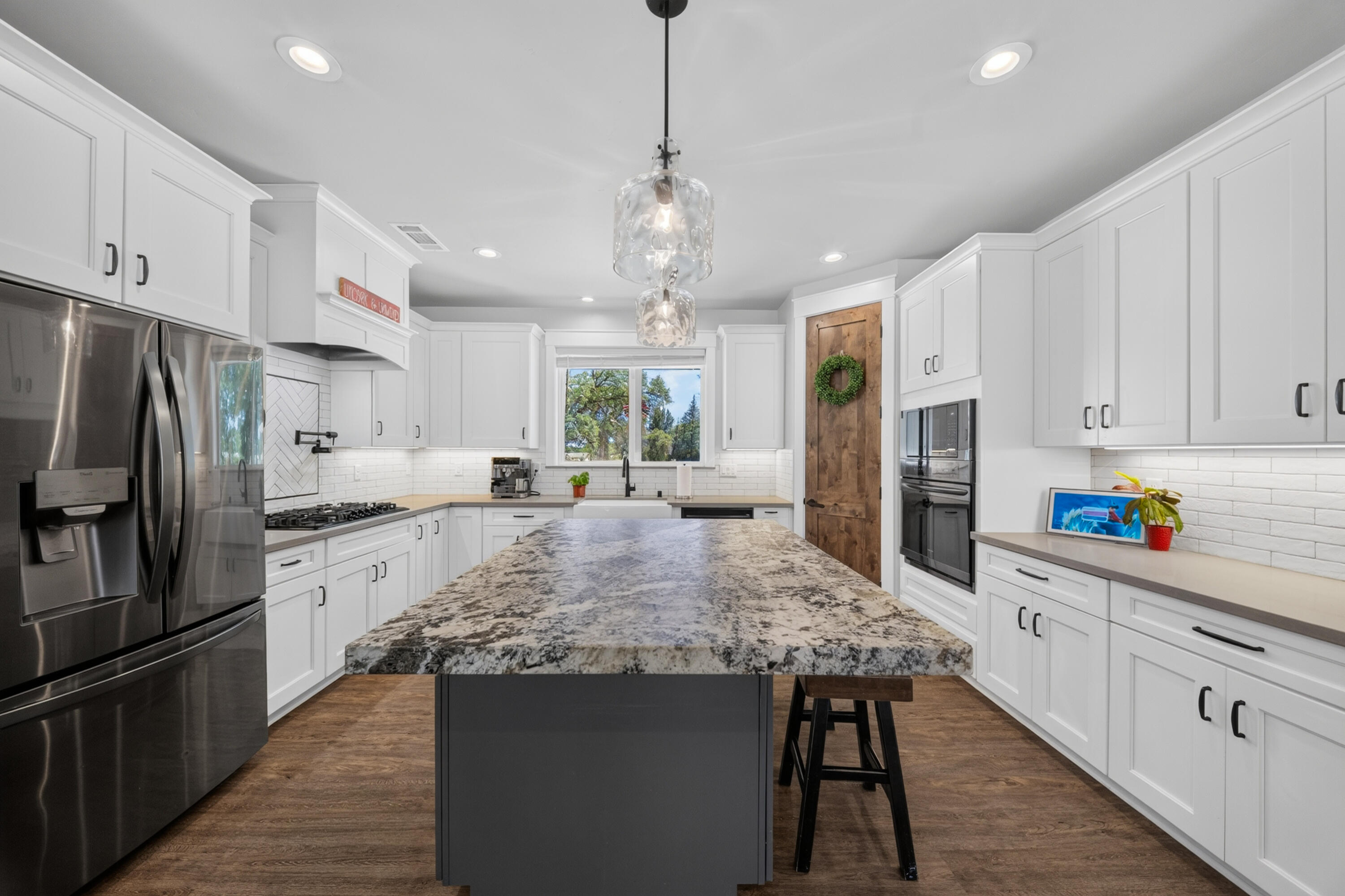 19720 Gas Point Road Cottonwood, CA 96022 - Photo 11 of 50 Kitchen