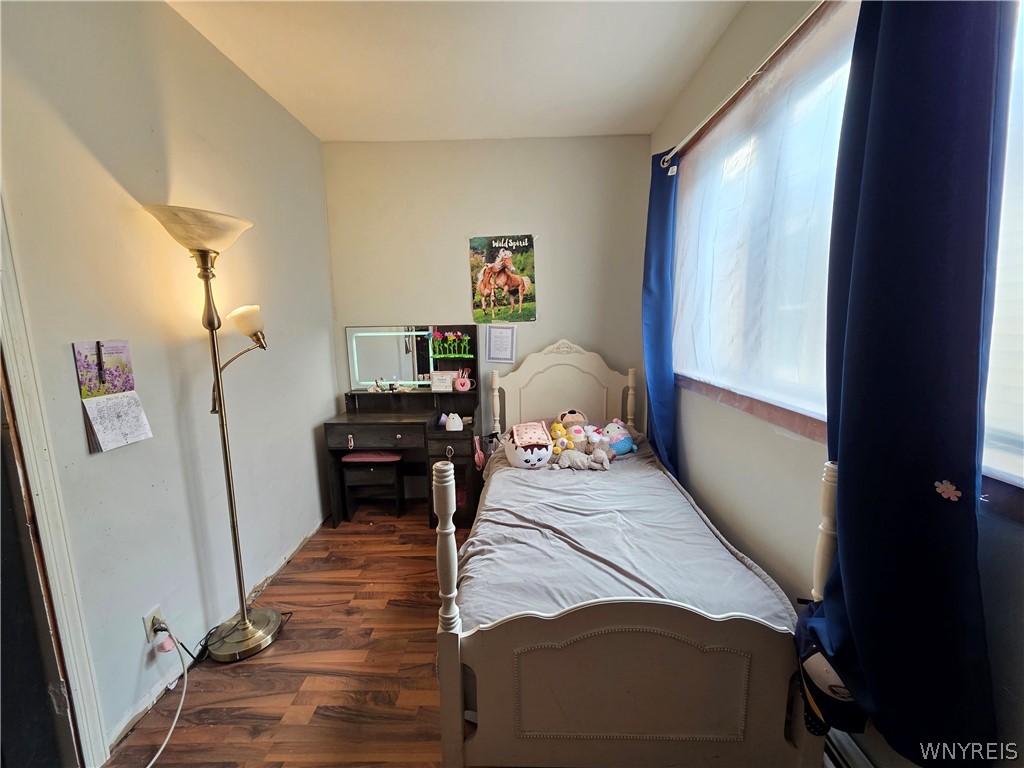 170 16th Street Buffalo, NY 14213 - Photo 13 of 29 Front Unit Bedroom