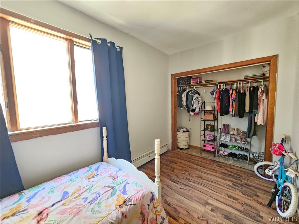 170 16th Street Buffalo, NY 14213 - Photo 14 of 29 Front Unit Bedroom