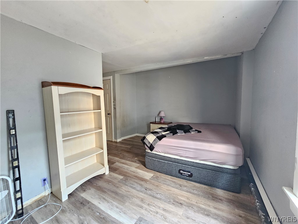 170 16th Street Buffalo, NY 14213 - Photo 19 of 29 Front Unit Bedroom