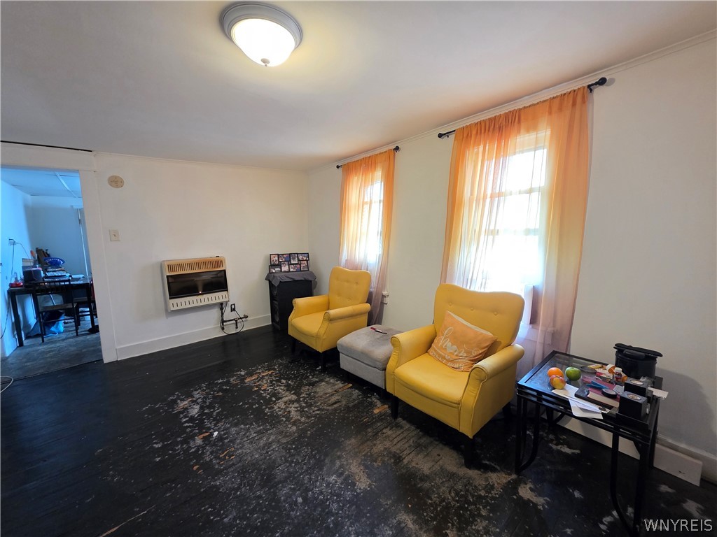 170 16th Street Buffalo, NY 14213 - Photo 20 of 29 Upper Back Unit Living room