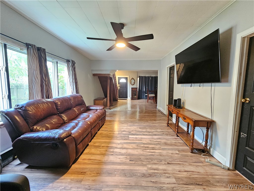 170 16th Street Buffalo, NY 14213 - Photo 8 of 29 Front Unit Living Room