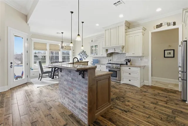 $485,000 | 1729 North Woodland Forest Drive, Lake Charles, LA 70611