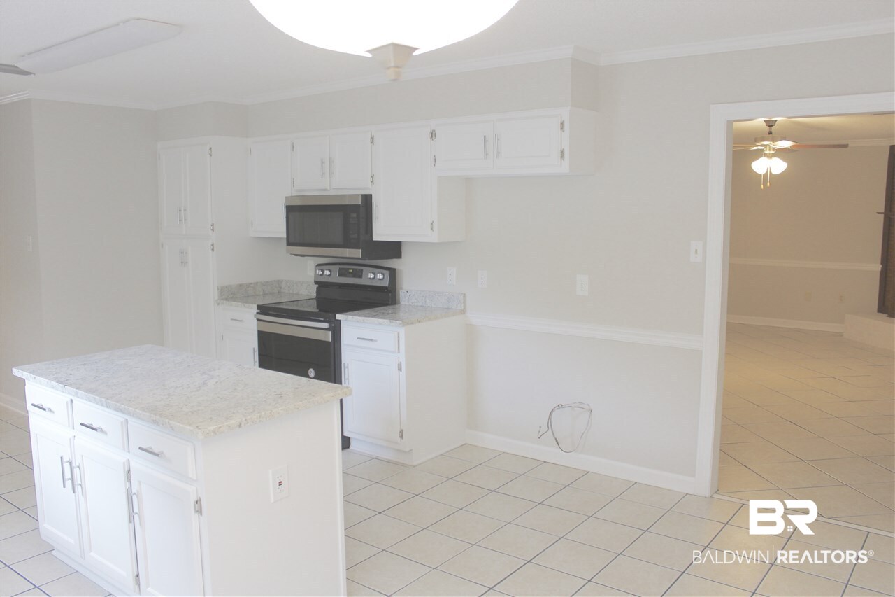 1101 Jonathan Court Mobile, AL 36695 - Photo 4 of 48