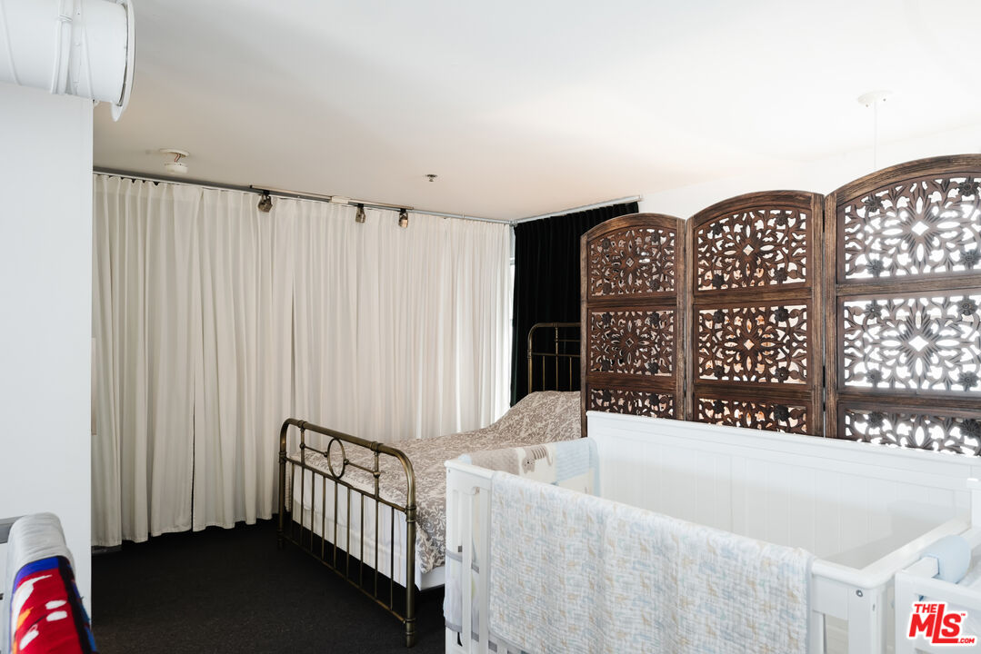 13326 Beach Avenue, Unit 202 Marina del Rey, CA 90292 - Photo 13 of 17 a view of entryway with a bathtub