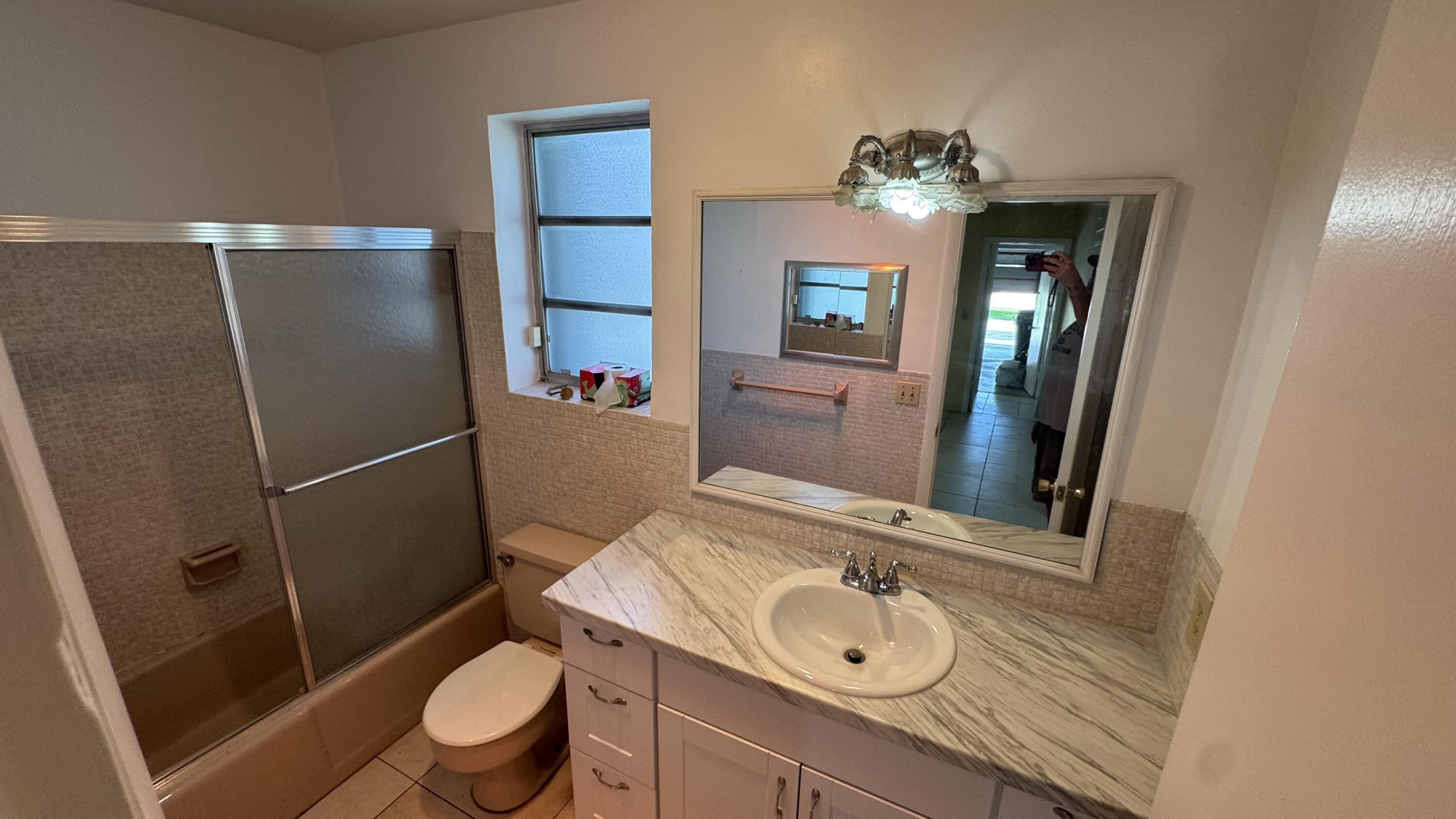 5401 West Park Road Hollywood, FL 33021 - Photo 13 of 26 IMG_4307