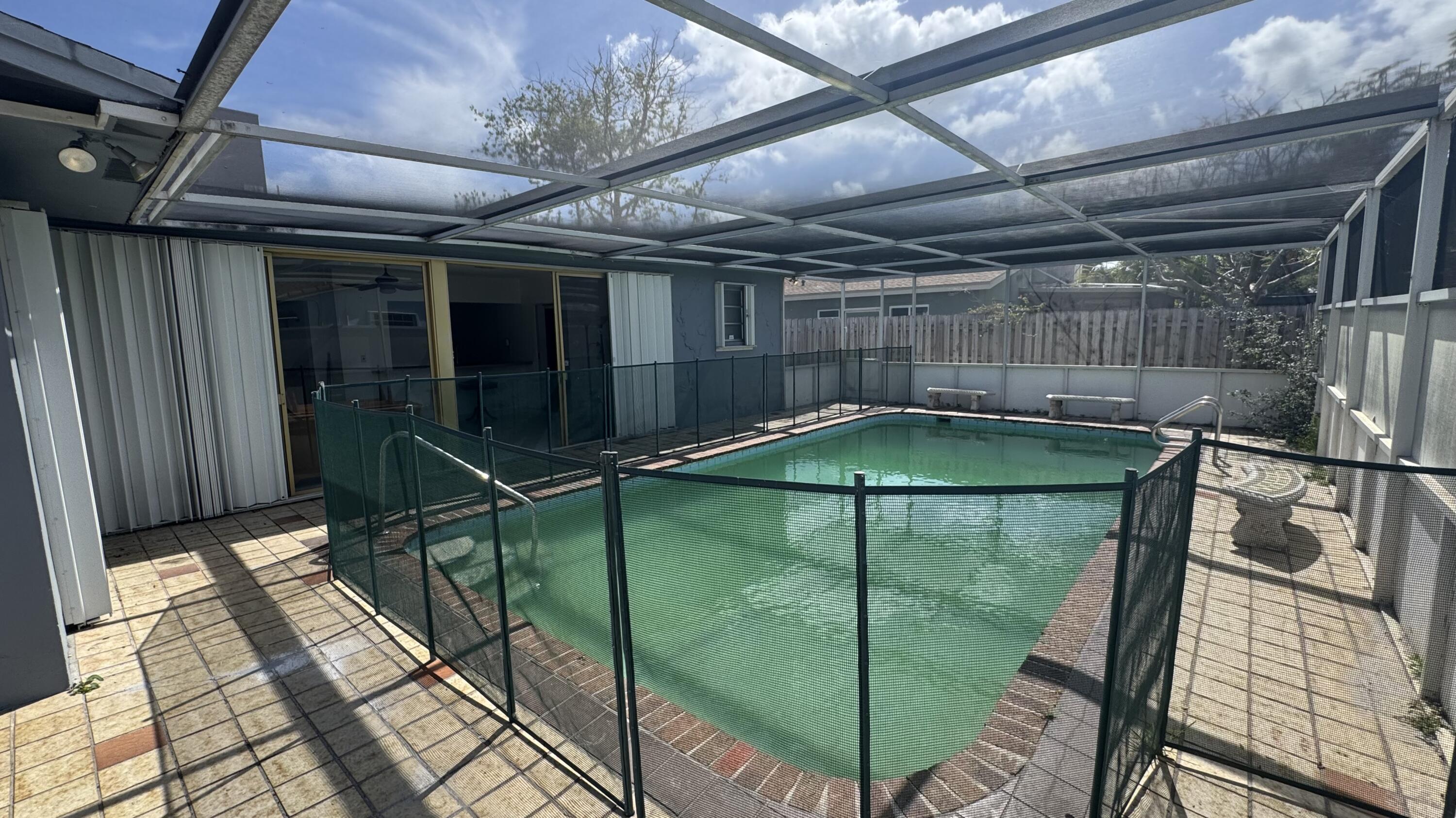 5401 West Park Road Hollywood, FL 33021 - Photo 2 of 26 IMG_4327