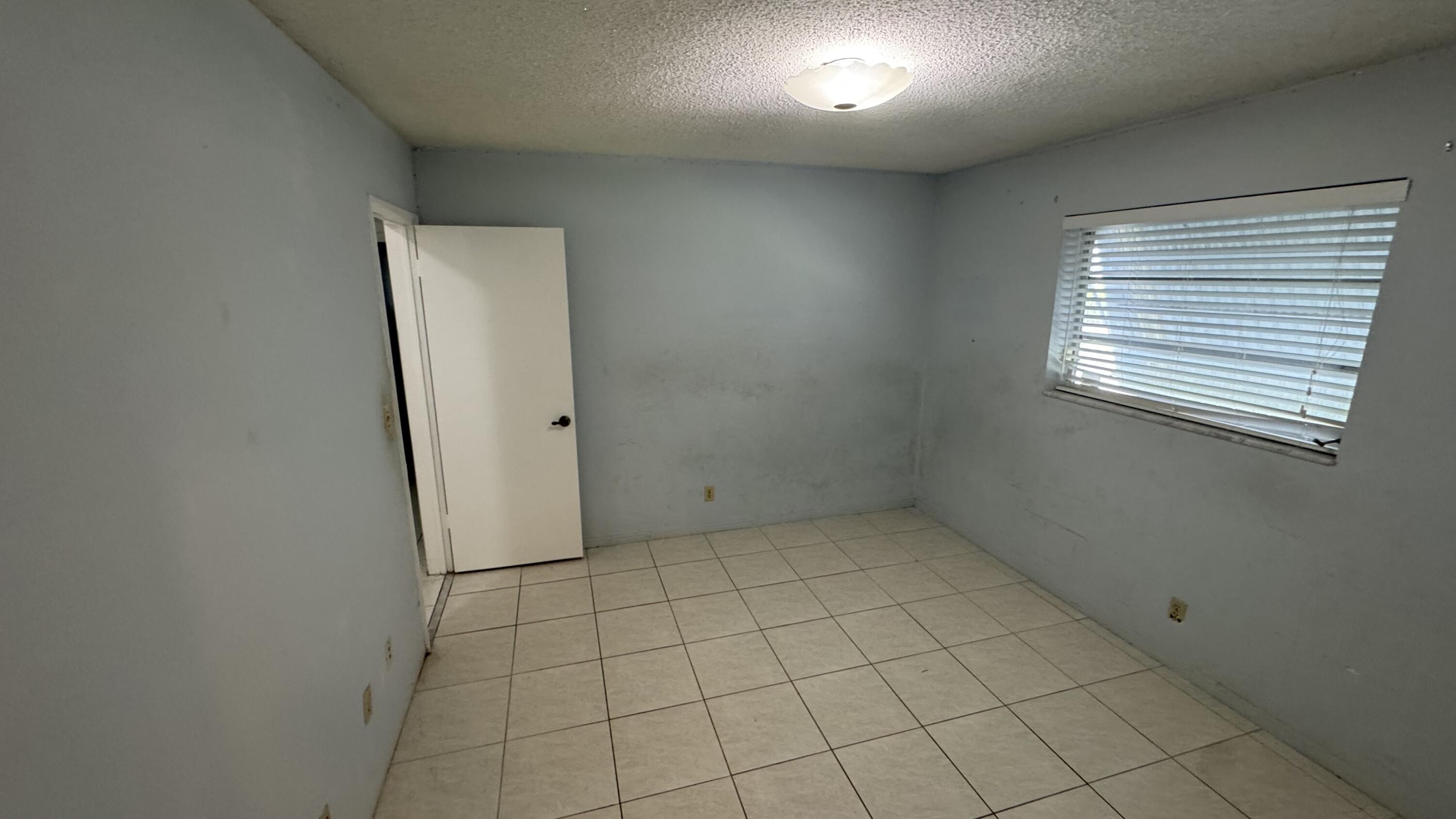 5401 West Park Road Hollywood, FL 33021 - Photo 21 of 26 IMG_4319