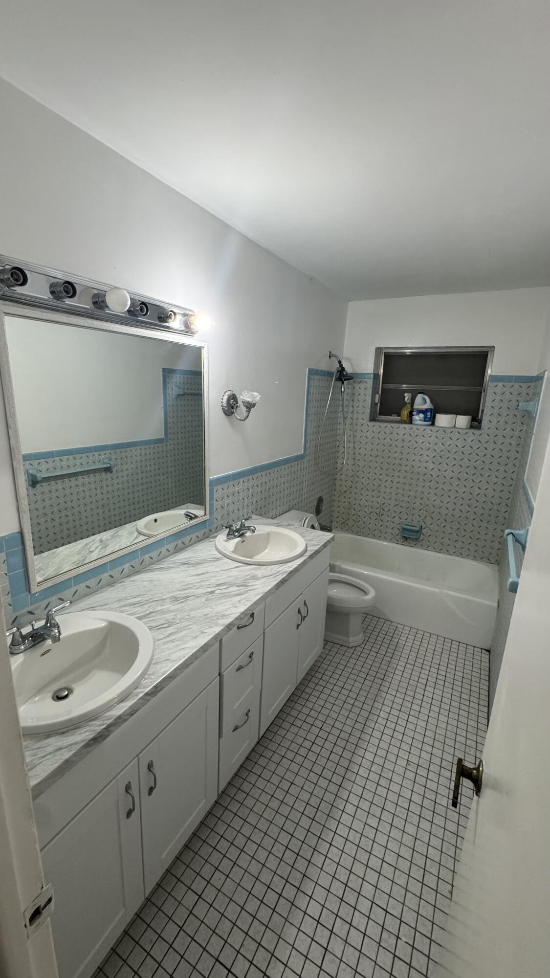 5401 West Park Road Hollywood, FL 33021 - Photo 22 of 26 IMG_4320