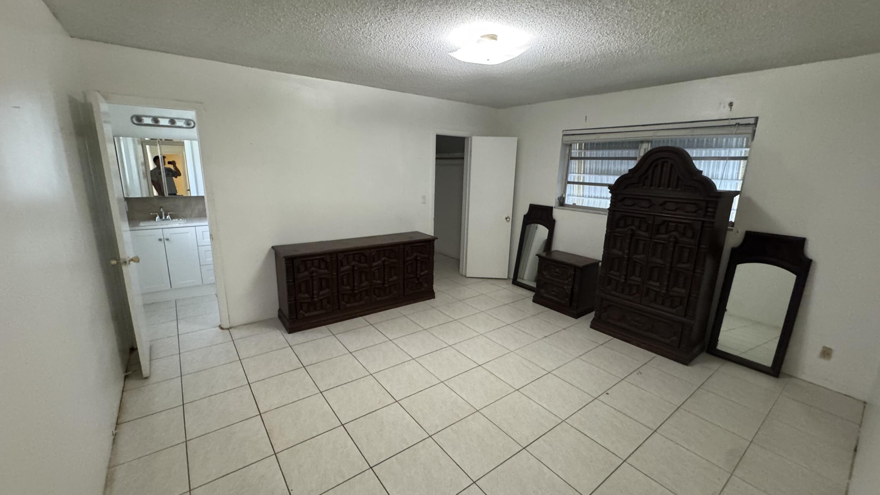 5401 West Park Road Hollywood, FL 33021 - Photo 24 of 26 IMG_4322