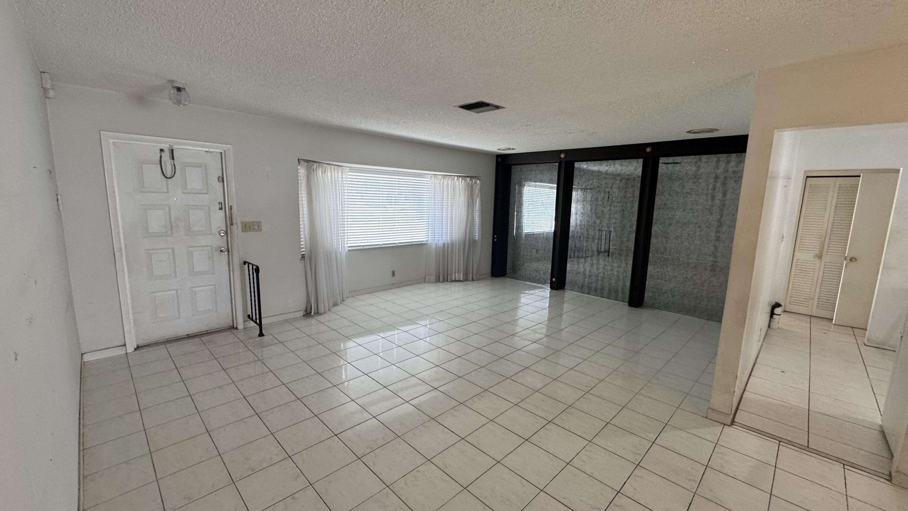 5401 West Park Road Hollywood, FL 33021 - Photo 8 of 26 IMG_4311