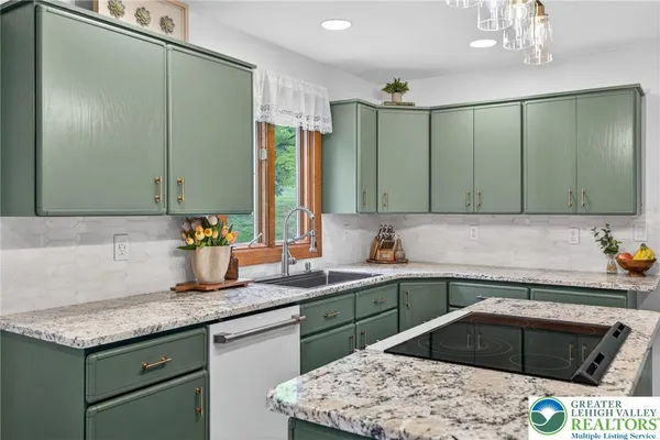 $525,000 | 4311 Lenmar Drive, Coplay, PA 18037