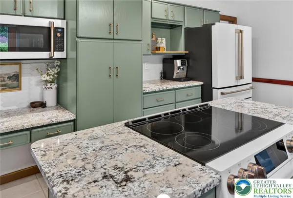 $525,000 | 4311 Lenmar Drive, Coplay, PA 18037