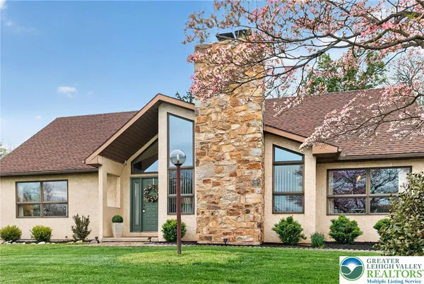 $525,000 | 4311 Lenmar Drive, Coplay, PA 18037