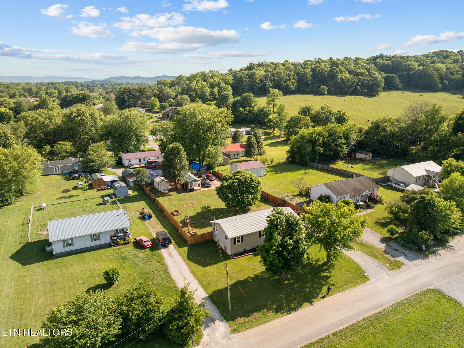 1608 Parker Road Sparta, TN 38583 - Photo 35 of 39 DJI_20260509142814_0435_D