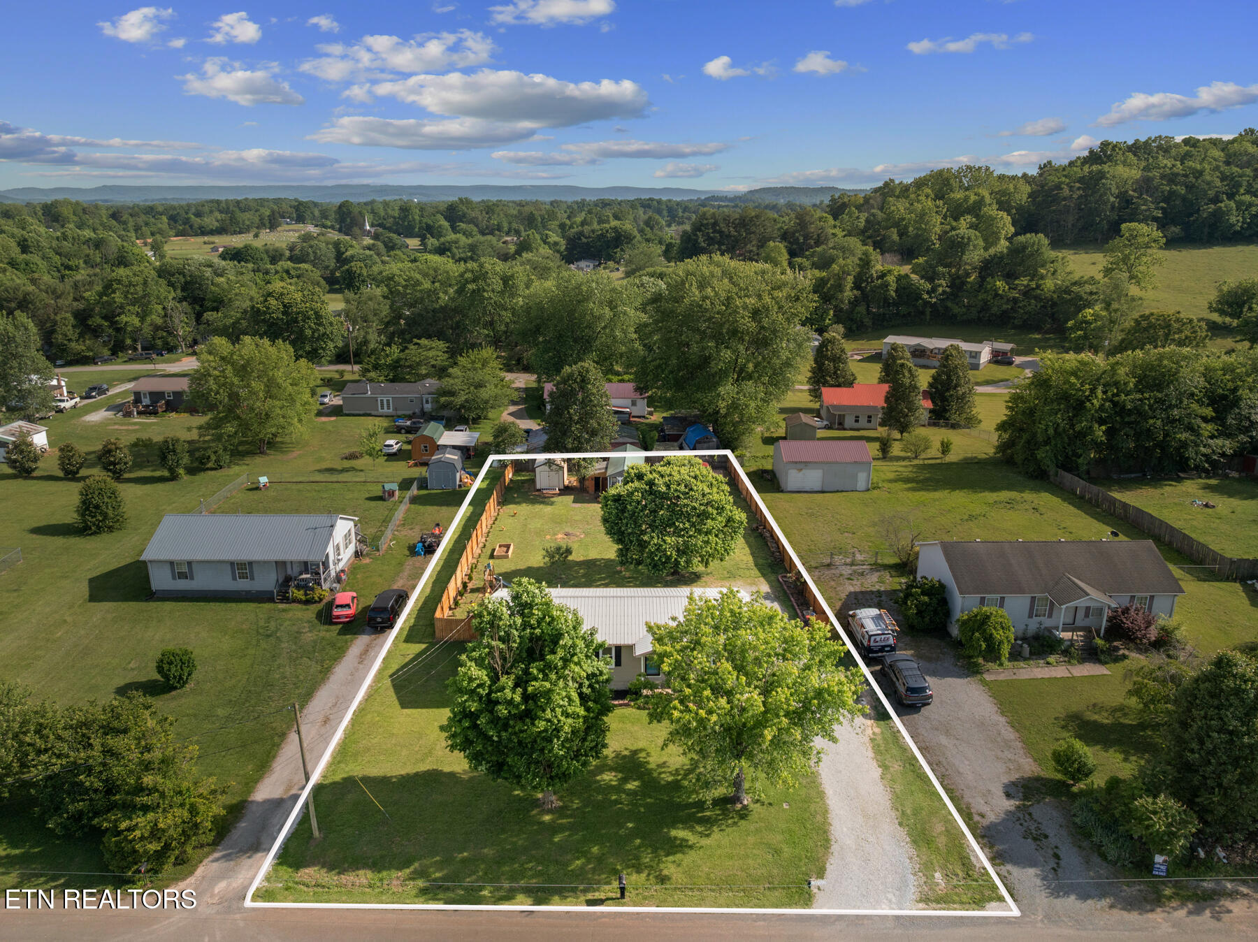 1608 Parker Road Sparta, TN 38583 - Photo 38 of 39 DJI_20260509142421_0425_D