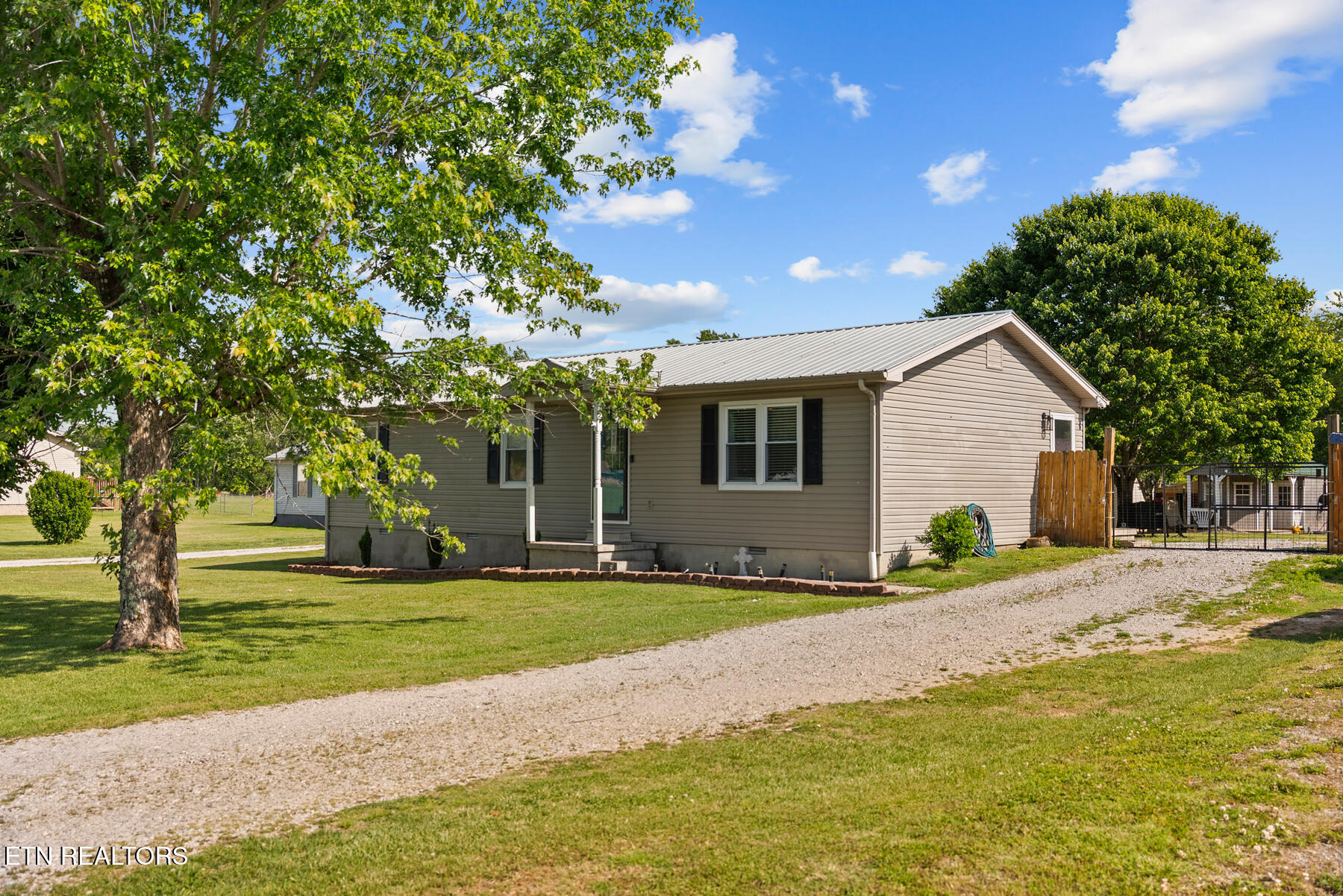 1608 Parker Road Sparta, TN 38583 - Photo 5 of 39 DSC07071