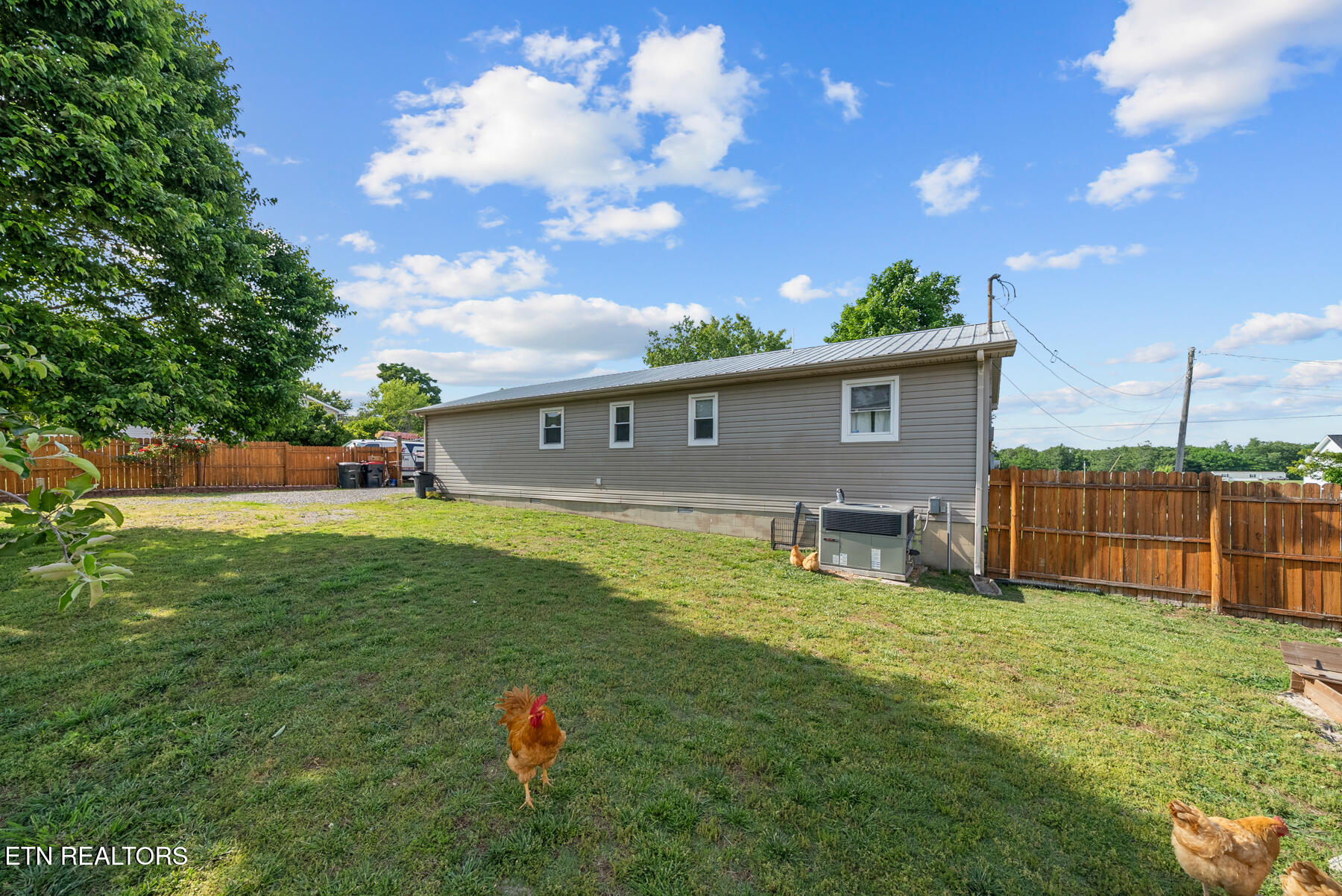 1608 Parker Road Sparta, TN 38583 - Photo 6 of 39 DSC07082