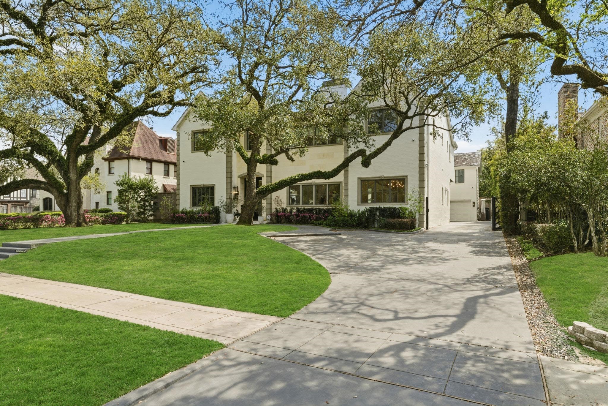 2211 Troon Road Houston, TX 77019 - Photo 3 of 44