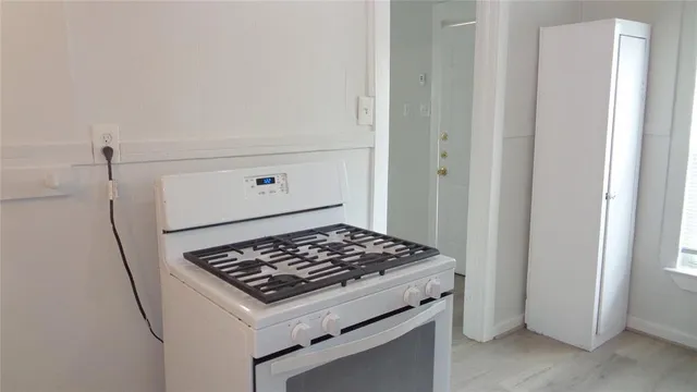 $900 | 127 West Avenue A, Unit 127, Garland, TX 75040