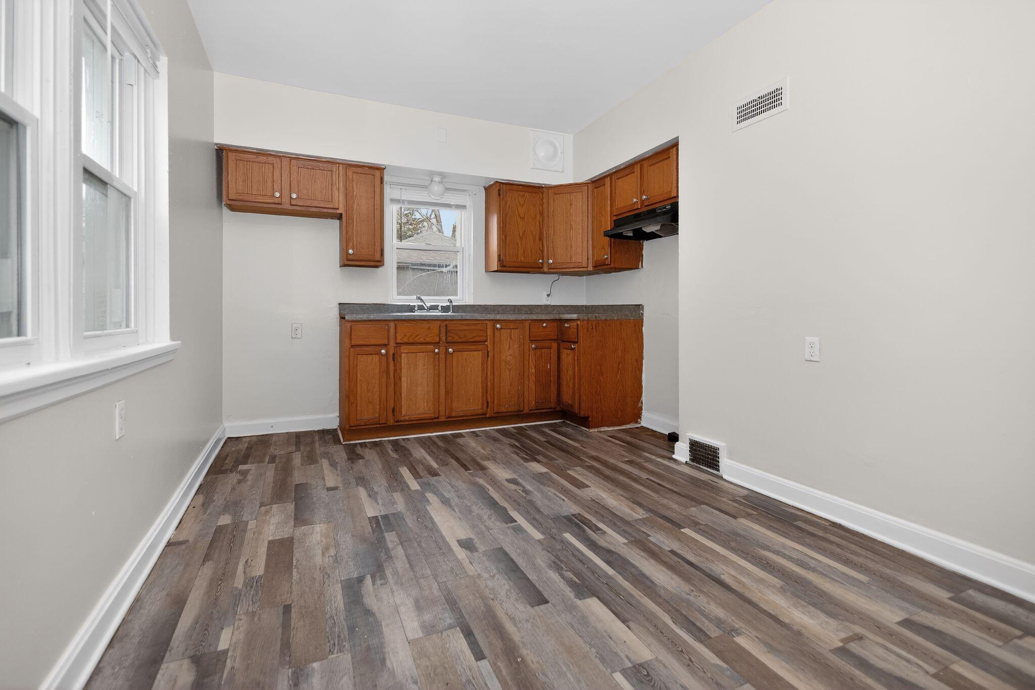 4463 North 36th Street Milwaukee, WI 53209 - Photo 14 of 31 20_4463_N_36th_St_Milwaukee_WI_53209-Kit
