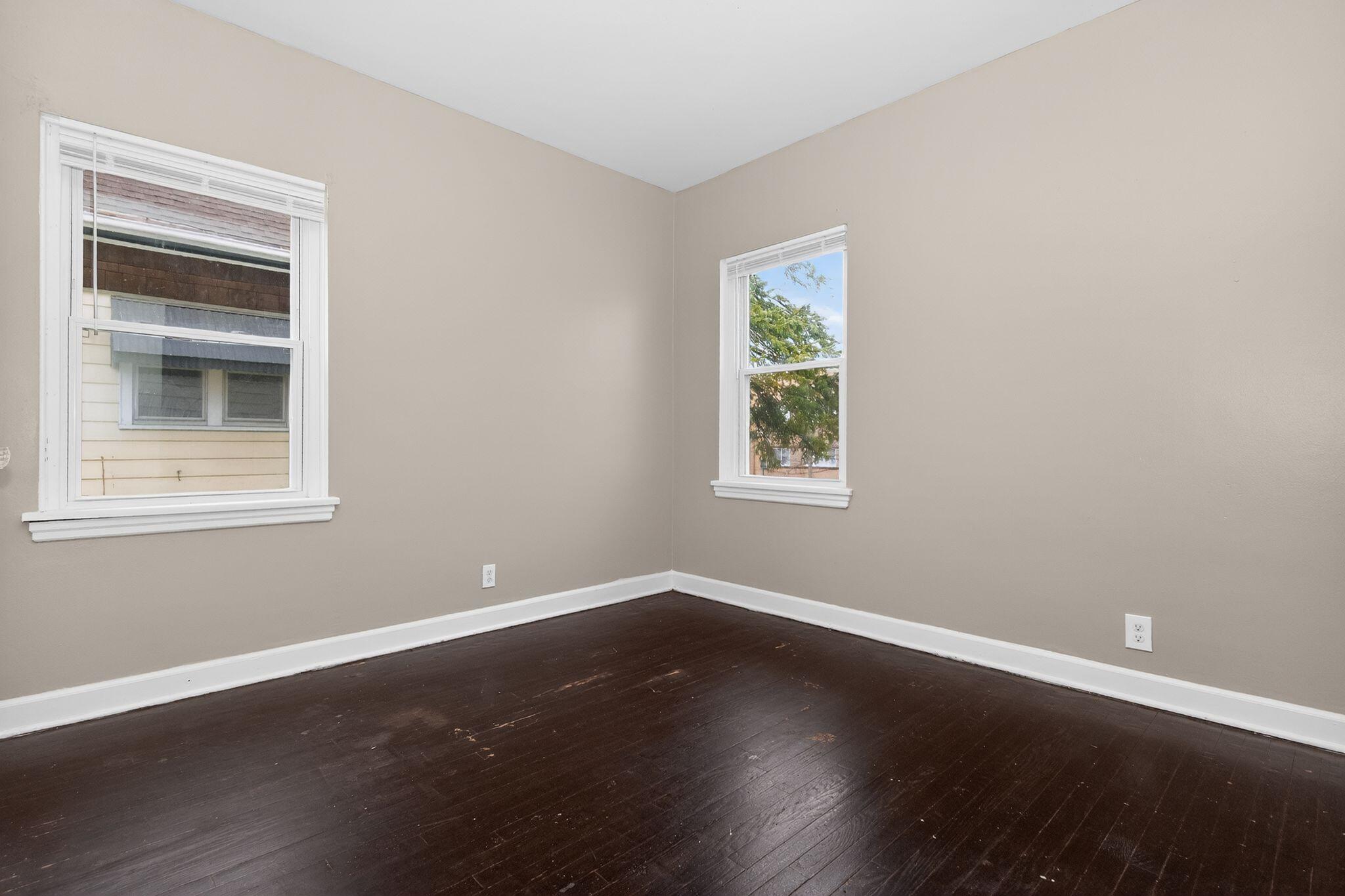 4463 North 36th Street Milwaukee, WI 53209 - Photo 18 of 31 11_4463_N_36th_St_Milwaukee_WI_53209-Liv