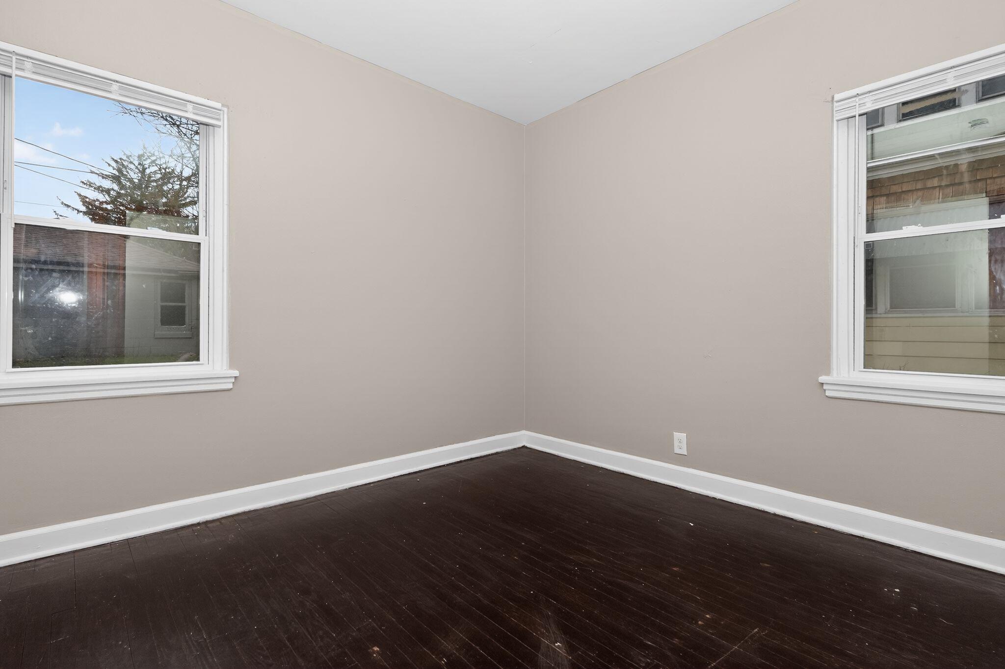 4463 North 36th Street Milwaukee, WI 53209 - Photo 21 of 31 18_4463_N_36th_St_Milwaukee_WI_53209-Liv
