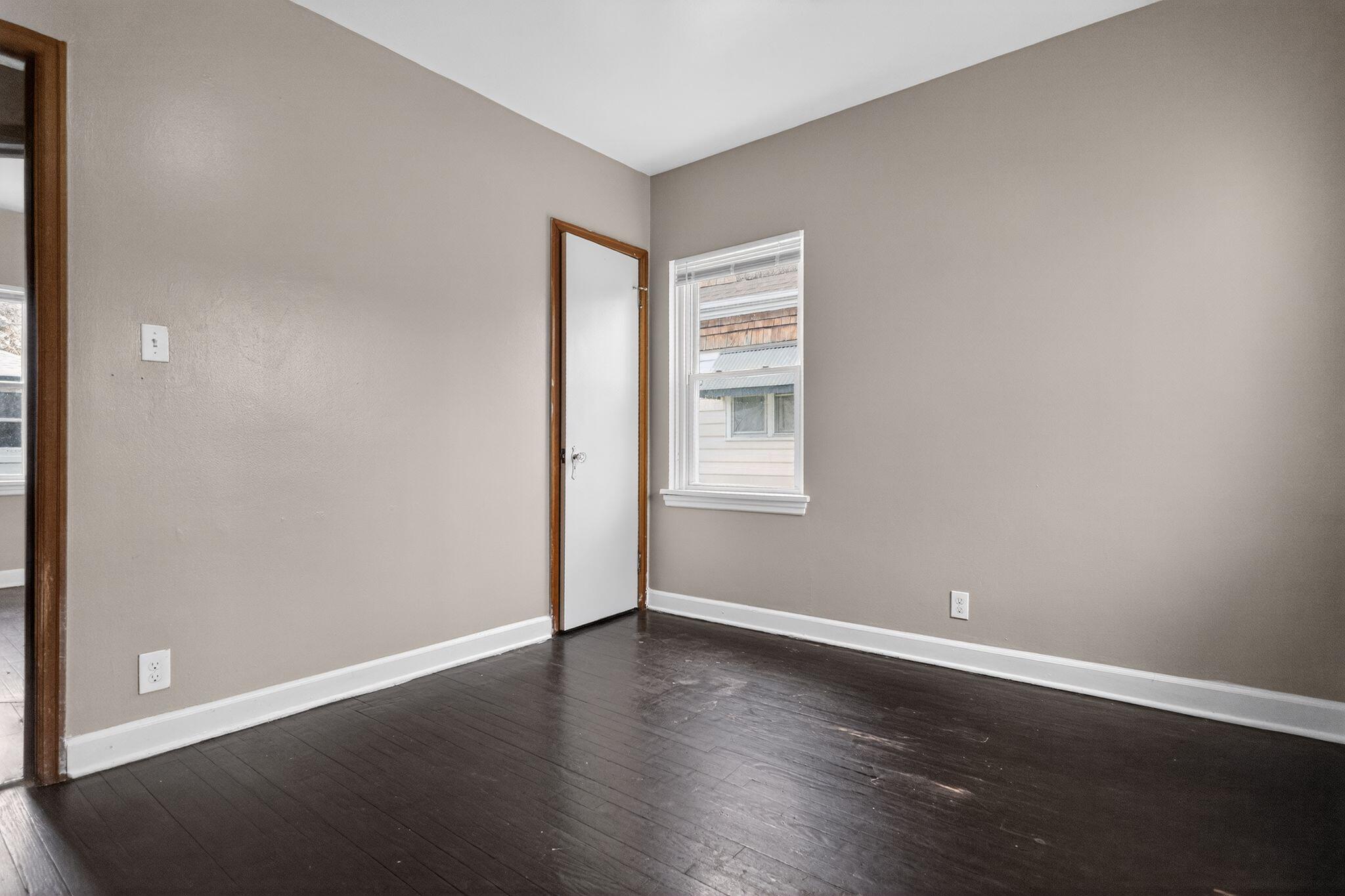 4463 North 36th Street Milwaukee, WI 53209 - Photo 22 of 31 19_4463_N_36th_St_Milwaukee_WI_53209-Liv