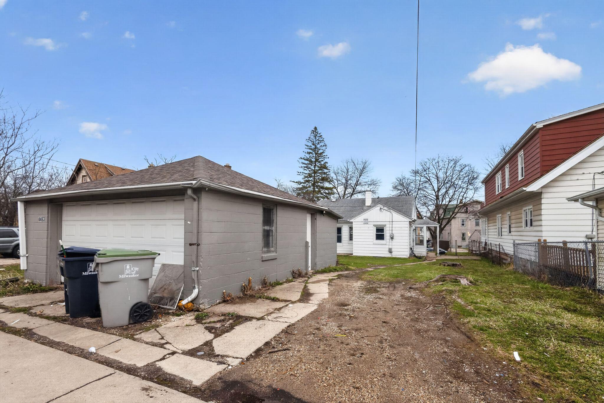 4463 North 36th Street Milwaukee, WI 53209 - Photo 7 of 31 02_4463_N_36th_St_Milwaukee_WI_53209-Ext