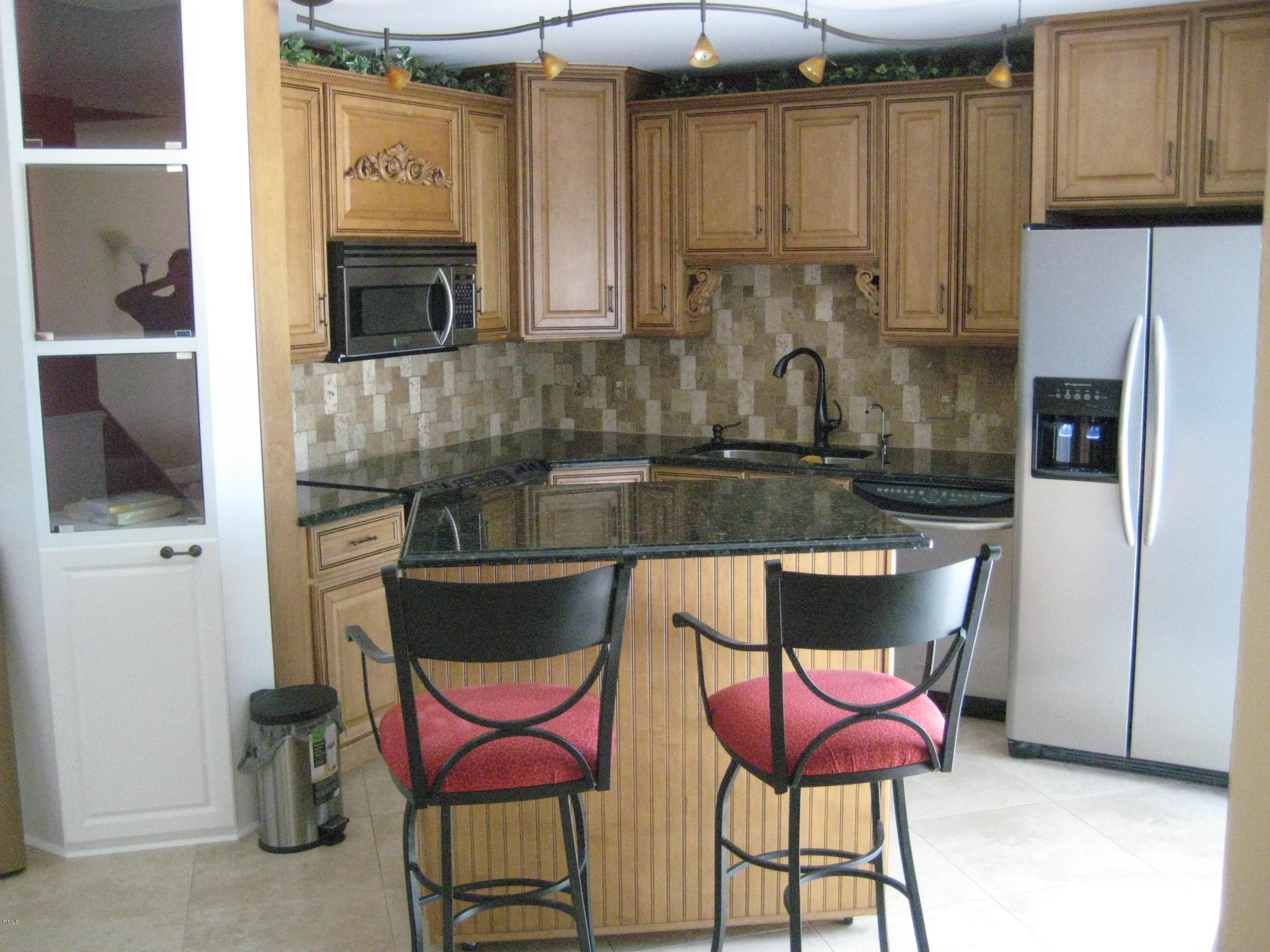 3900 Southeast County Line Road, Unit 24D Tequesta, FL 33469 - Photo 4 of 13 Kitchen