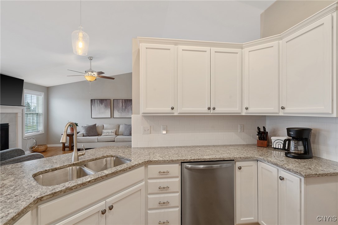 8541 Cobalt Drive Cicero, NY 13039 - Photo 17 of 41