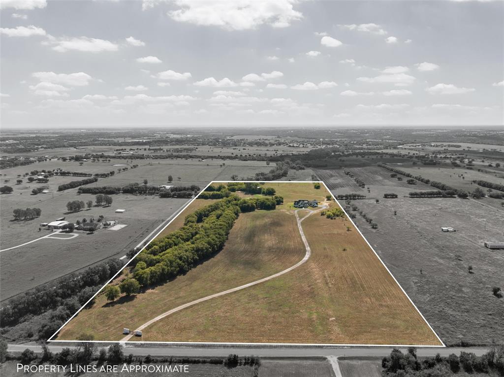 477 Wolf Creek Road Lorena, TX 76655 - Photo 33 of 40