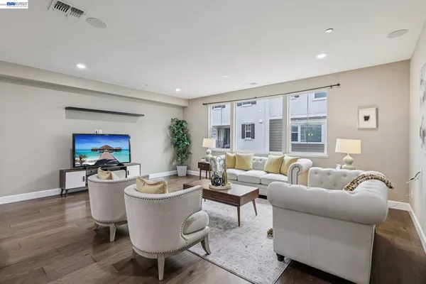 $999,000 | 4022 Windsor Way, Dublin, CA 94568