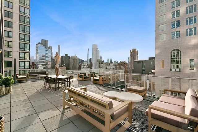 $5,000,000 | 303 East 77th Street, Unit 15AB | Upper East Side