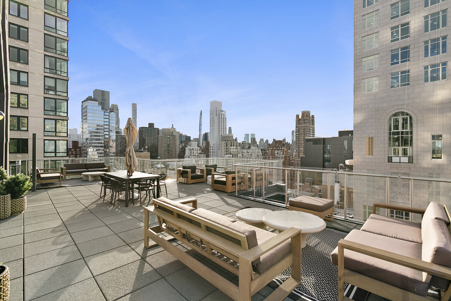 303 East 77th Street, Unit 15AB Manhattan, NY 10075 - Photo 13 of 14