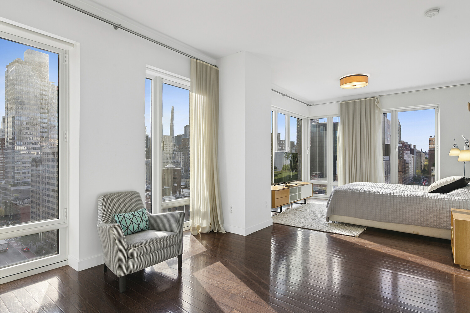 303 East 77th Street, Unit 15AB Manhattan, NY 10075 - Photo 7 of 14