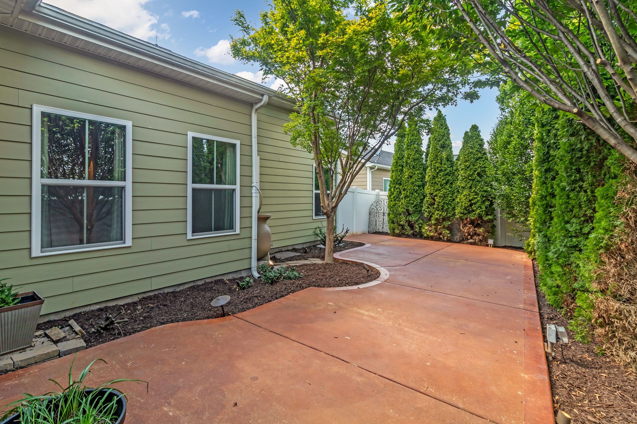 2827 Kellner Drive Murfreesboro, TN 37128 - Photo 26 of 26 a front view of a house