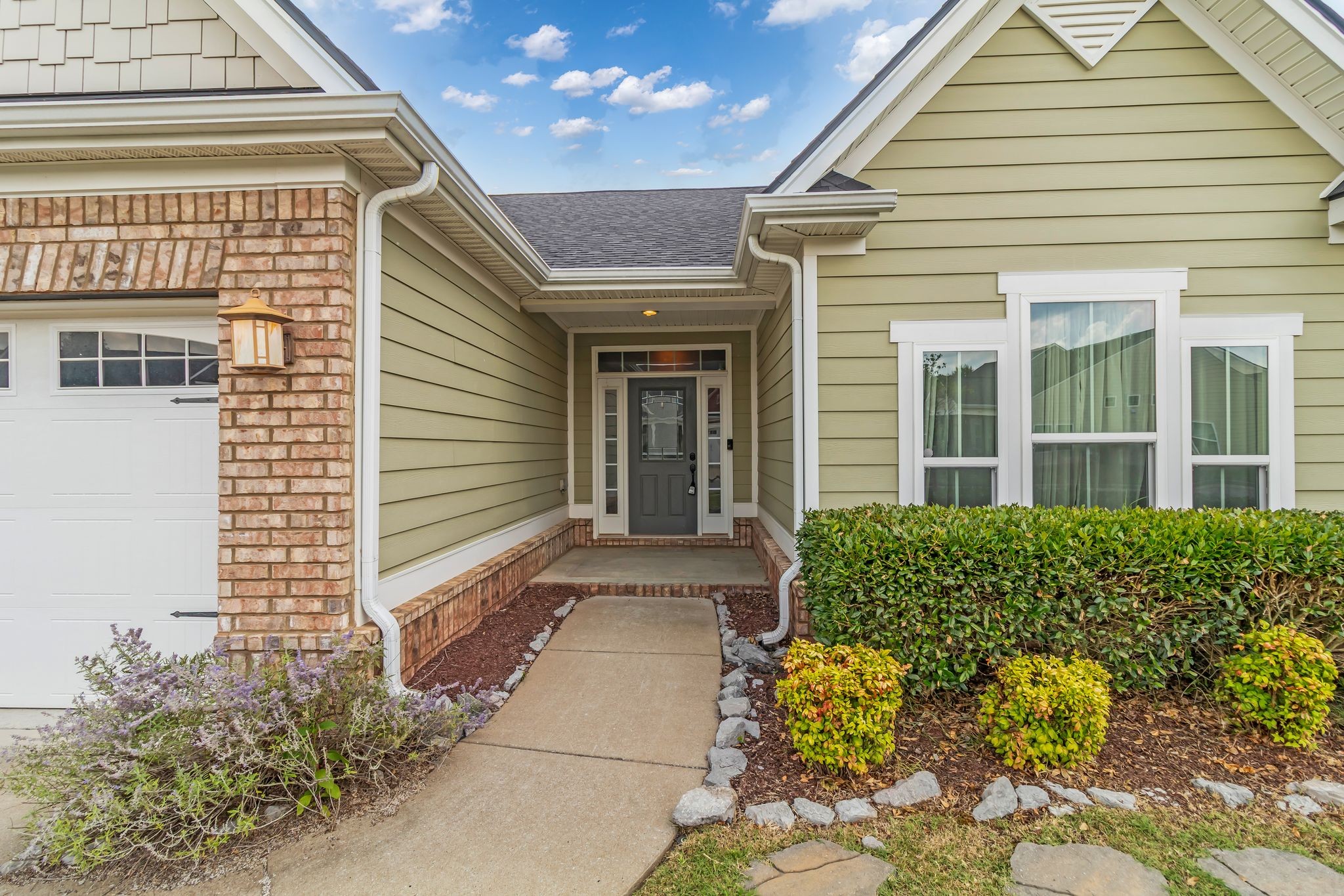 2827 Kellner Drive Murfreesboro, TN 37128 - Photo 5 of 26 front view of a house