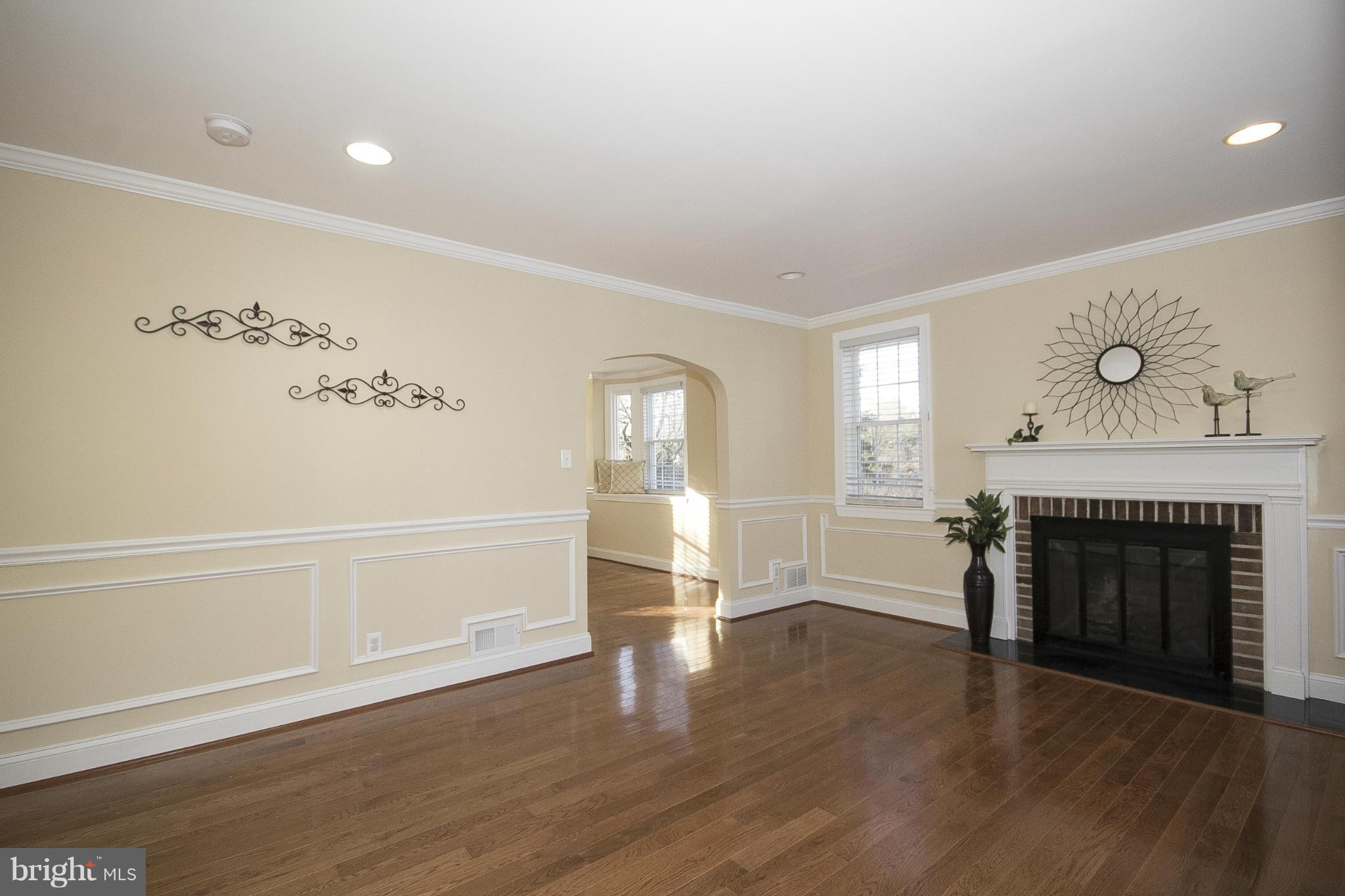 201 Blenheim Road Baltimore, MD 21212 - Photo 14 of 30 Wood Burning Fireplace