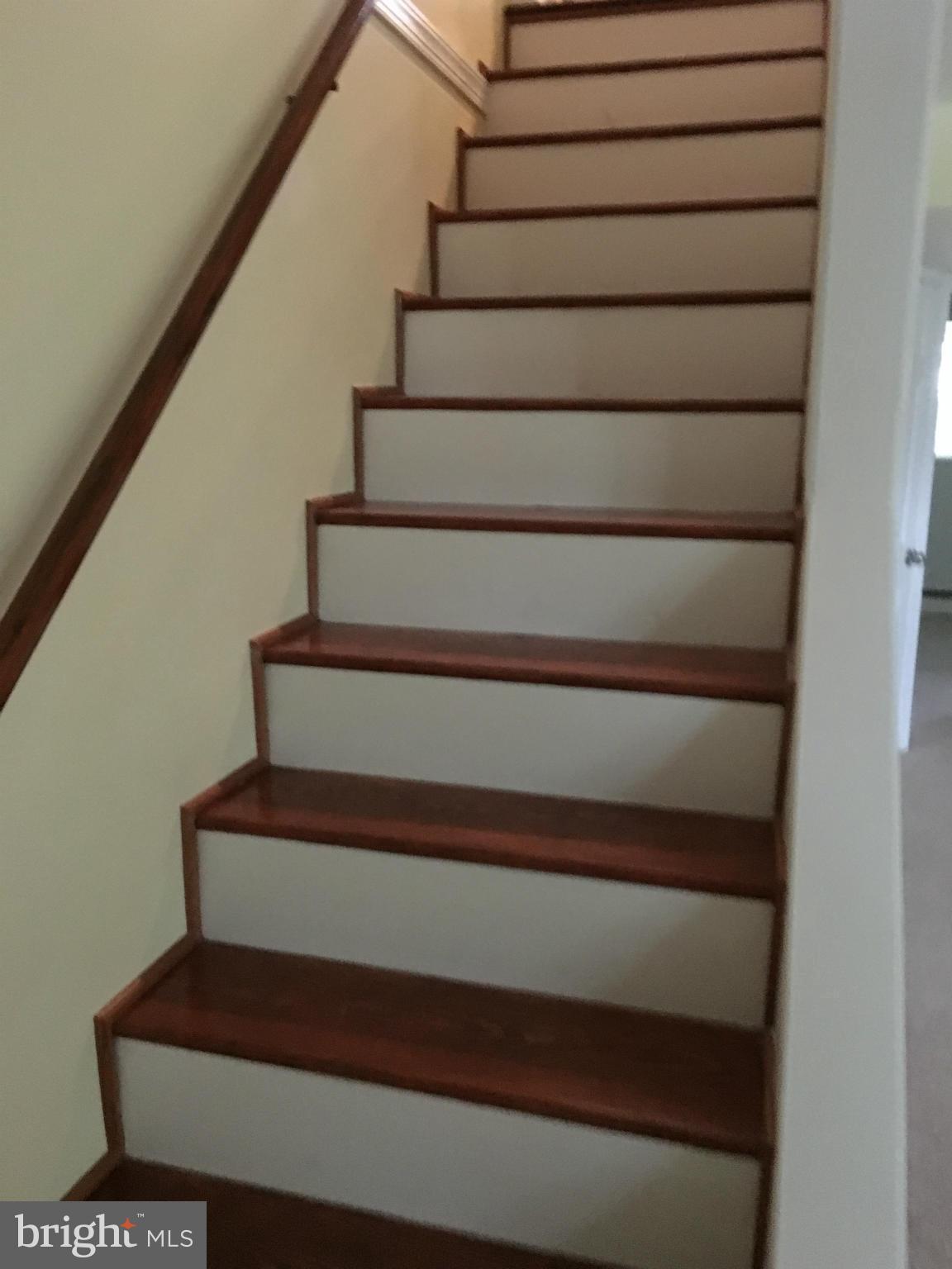 201 Blenheim Road Baltimore, MD 21212 - Photo 30 of 30 Easy Care Wood Stairs