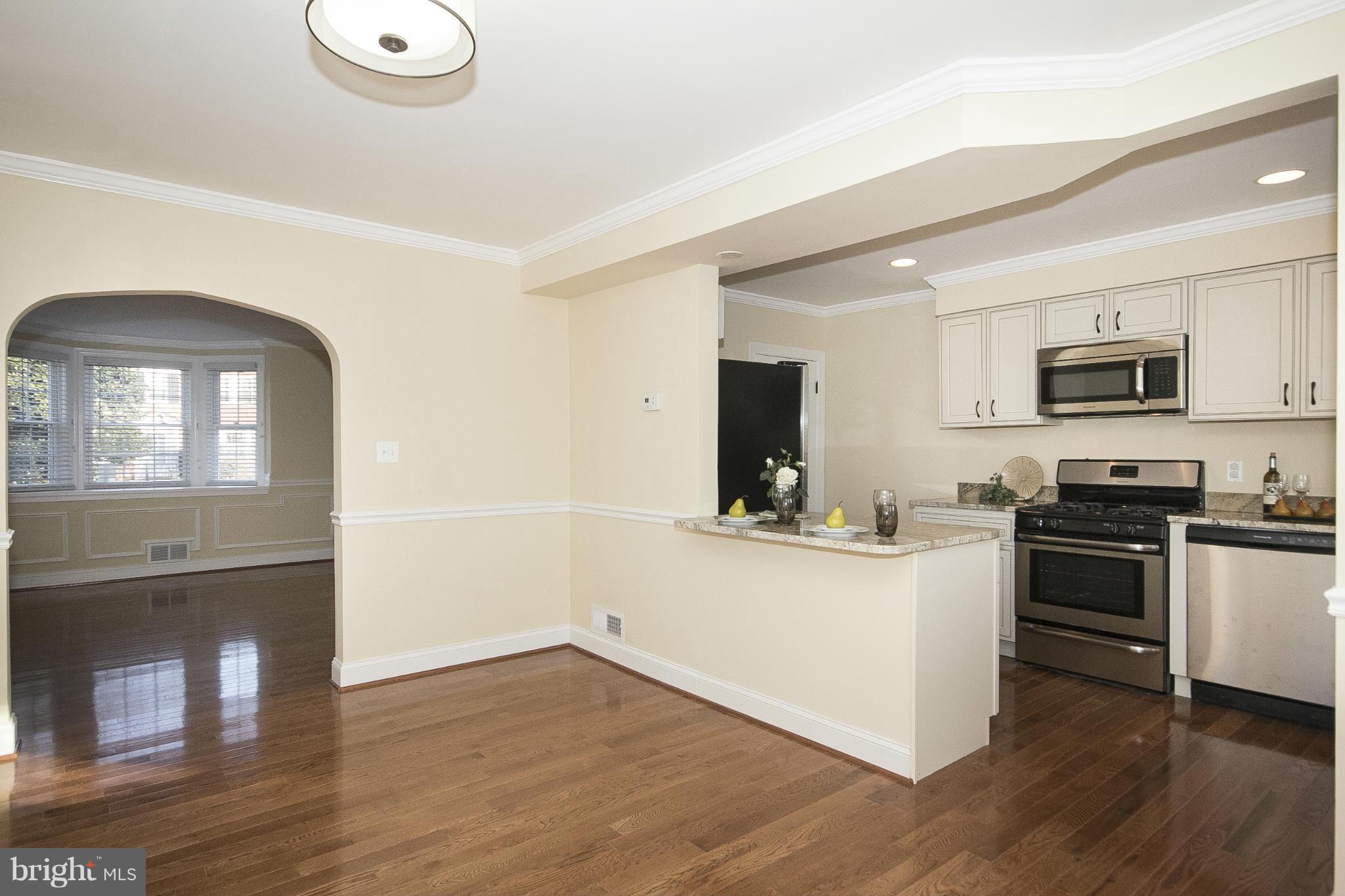 201 Blenheim Road Baltimore, MD 21212 - Photo 4 of 30 Hardwood Throughout