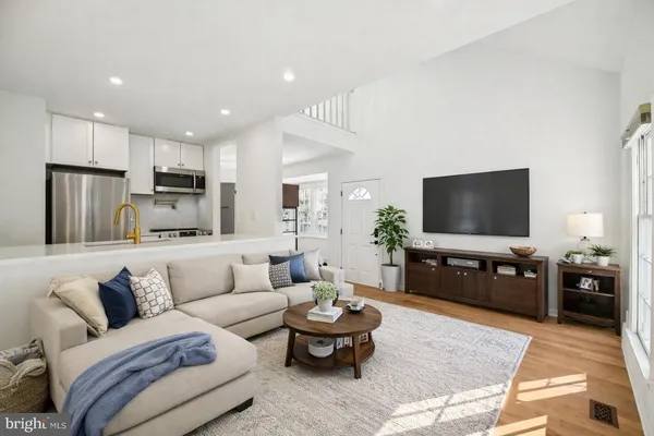 $659,900 | 6347 Chimney Wood Court, Alexandria, VA 22306