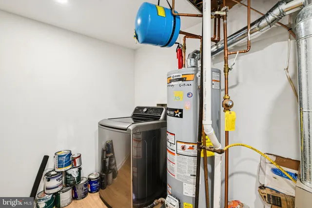 $679,900 | 6347 Chimney Wood Court, Alexandria, VA 22306