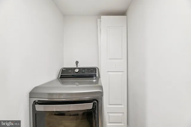 $679,900 | 6347 Chimney Wood Court, Alexandria, VA 22306