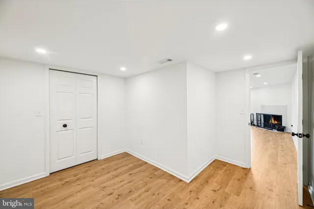 $679,900 | 6347 Chimney Wood Court, Alexandria, VA 22306