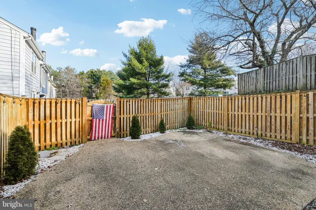 $679,900 | 6347 Chimney Wood Court, Alexandria, VA 22306