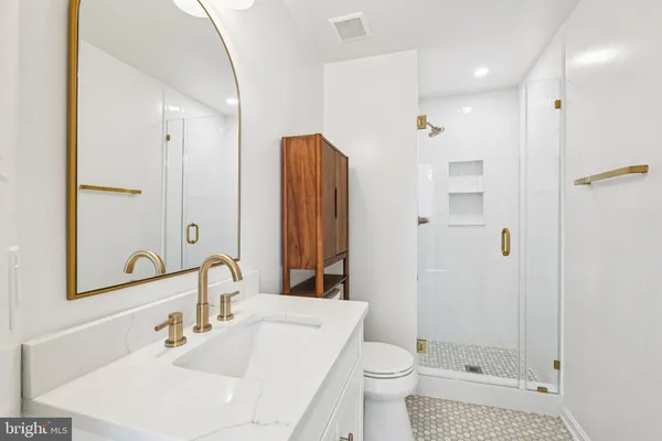 $639,900 | 6347 Chimney Wood Court, Alexandria, VA 22306