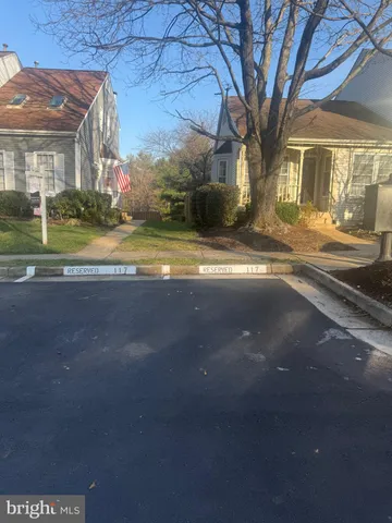 $679,900 | 6347 Chimney Wood Court, Alexandria, VA 22306