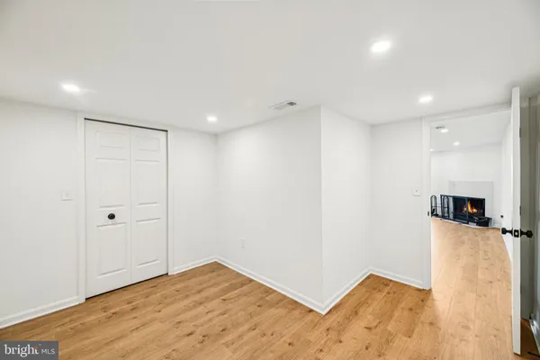 $639,900 | 6347 Chimney Wood Court, Alexandria, VA 22306